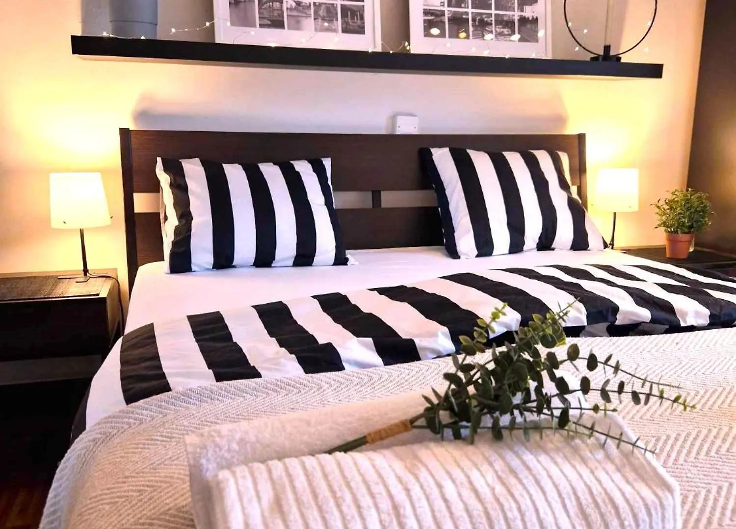 Spacious Apartment Near City Center With Balcony And Garage Parking Prague 0*,