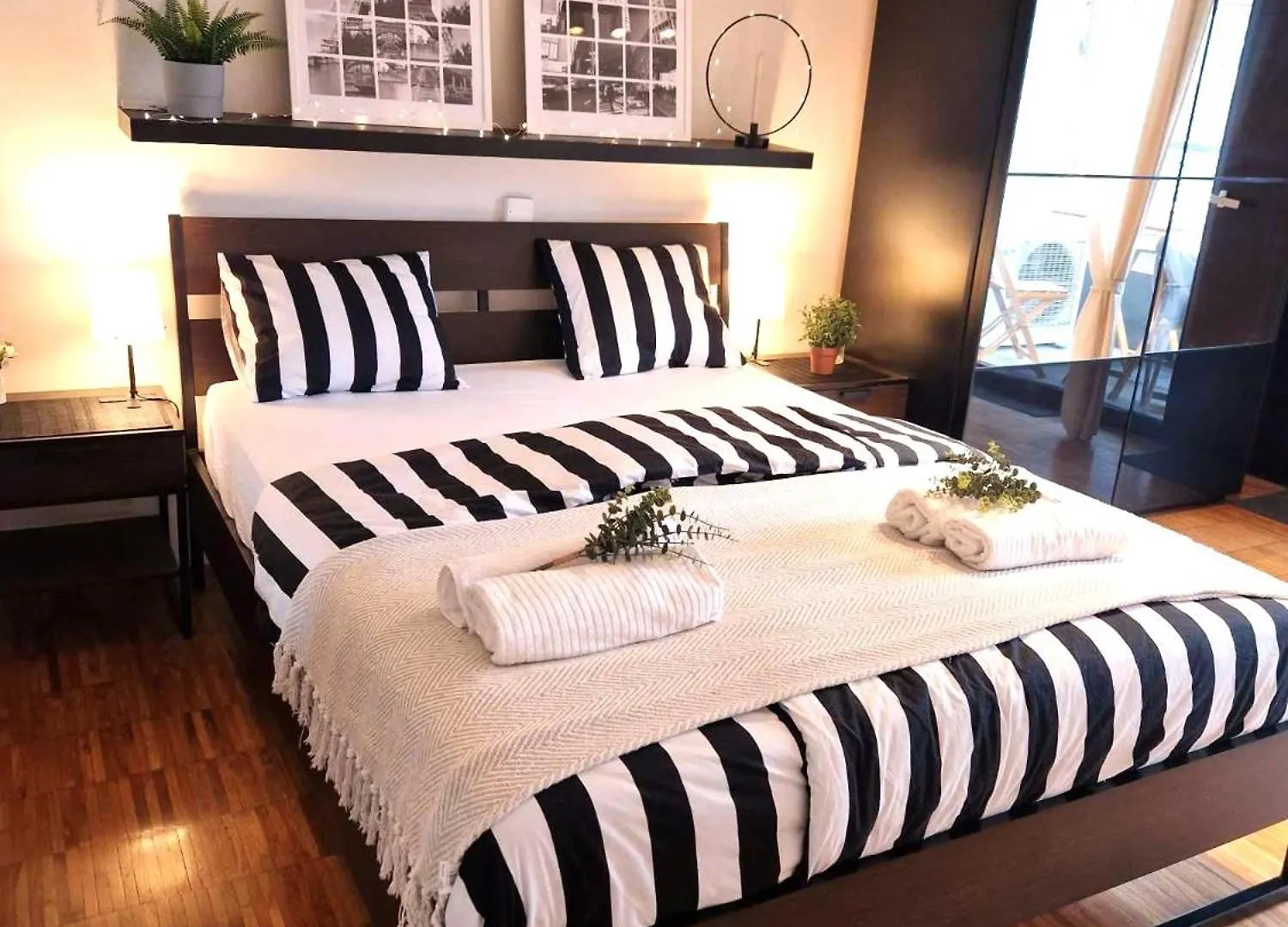 Spacious Apartment Near City Center With Balcony And Garage Parking Prague Czech Republic